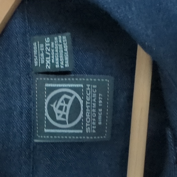 Navy blue flannel stormtech XXL shirt - Picture 3 of 4